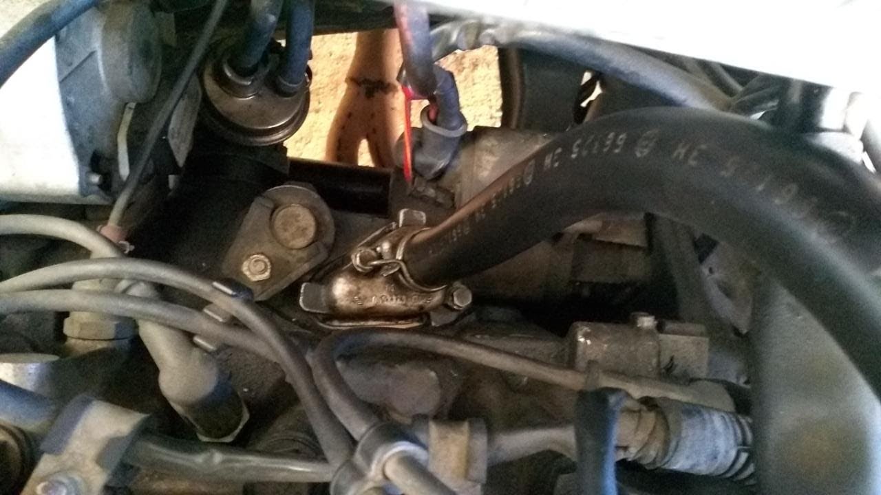 Fiat Uno Mille 1994: Limpeza completa do respiro do cárter e troca dos antichamas do motor