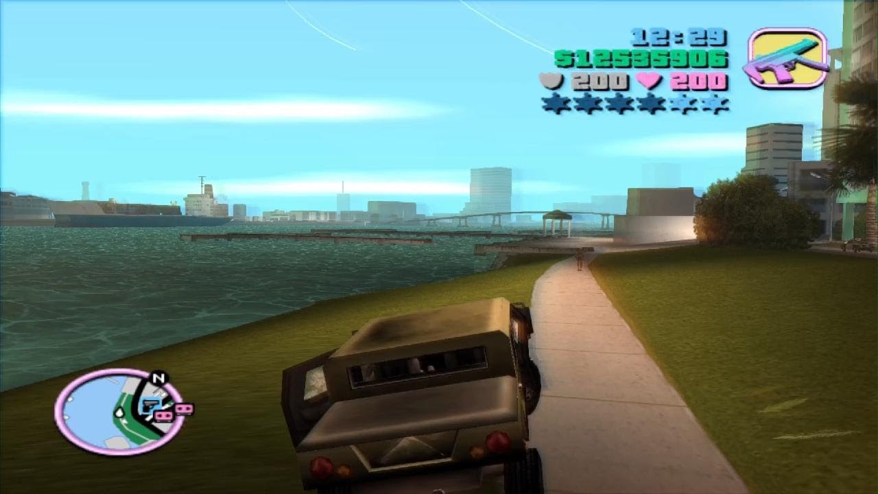 Grand Theft Auto: Vice City Running over pedestrians with Hummer