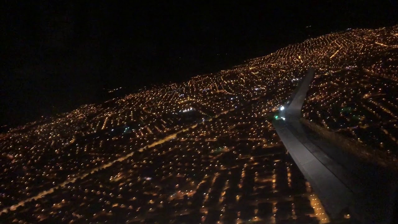 Despegue nocturno del aeropuerto Internacional El Alto, La Paz, LATAM, A320