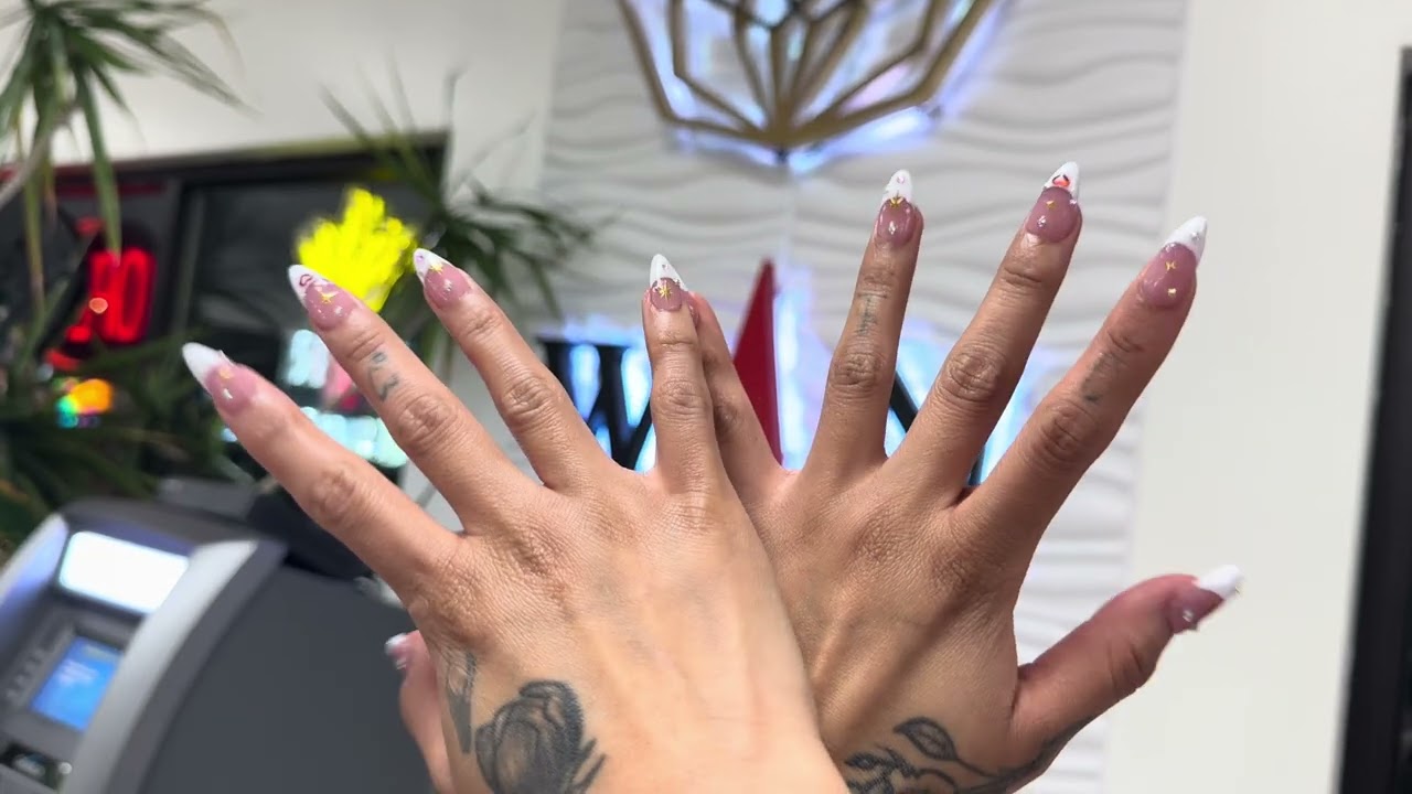 Win Nails happy moment .30￼ #nails #omaha #trending #nailart 