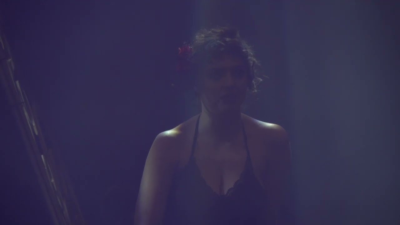 Saskia Hills - Misty