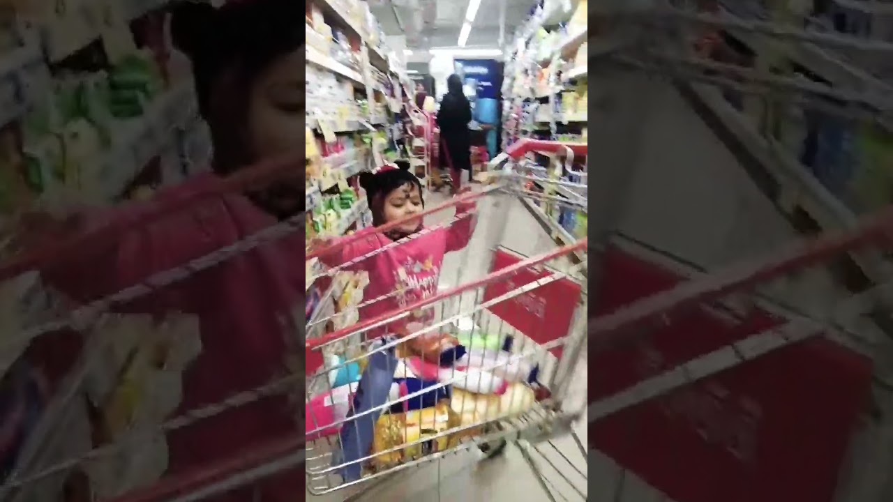 Little Hiya Shopping For Winter#Kids Video #Winter Shopping #Mammas Pari Hiya
