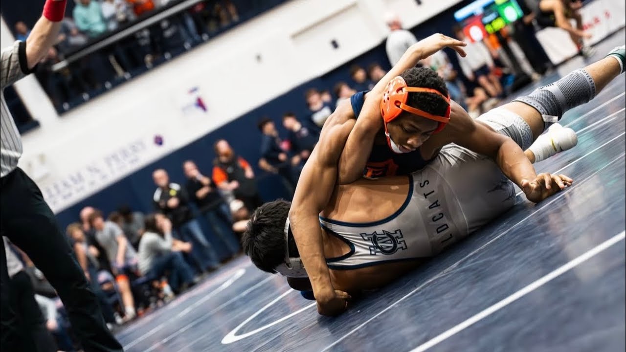 Jamiel Castleberry (OPRF) vs Emanuel Rangel (W.C) | IHSA 3A Boys Sectional @Hoffman Estates [126]