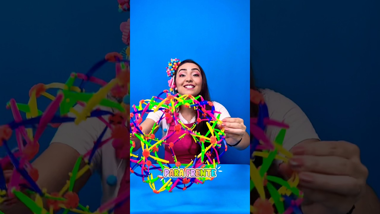 Para um lado, para o outro&hellip; brincando com a esfera articulada. #brinquedos #educa&ccedil;&atilde;oinfantil #musica