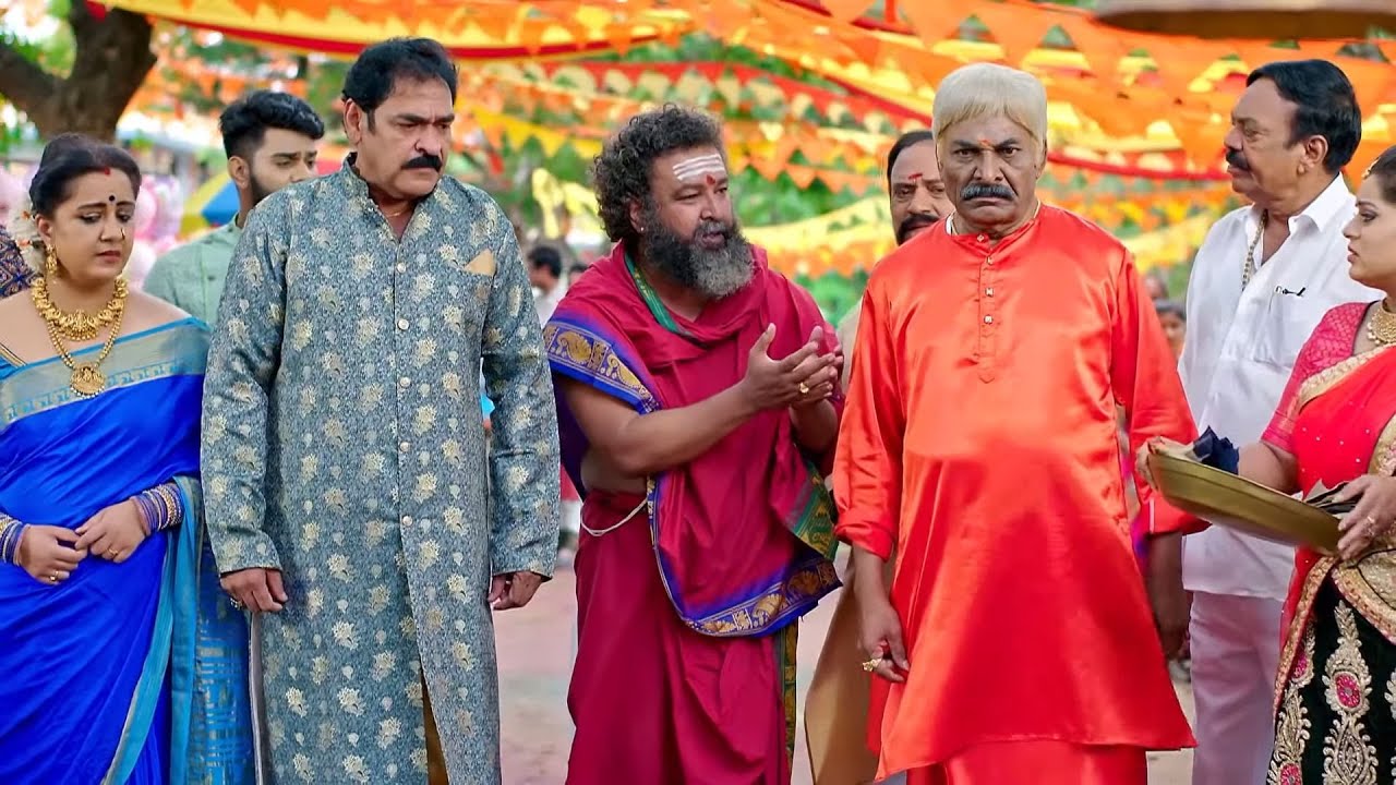 మన వాళ్ళ ఈ ఊరికి మంచి జరుగుతుంది అంటే | Oohalu Gusagusalade | Full Ep 369 | ZeeTelugu | 13 July 2022