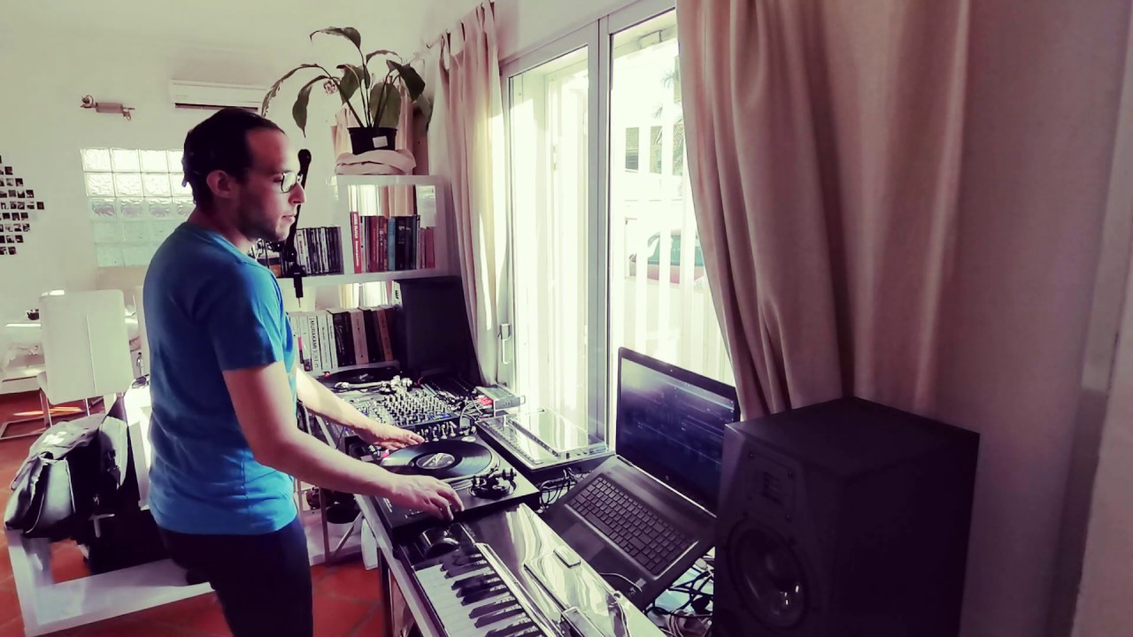 Fred Aster - Radioshow EP 001 [Deep House]