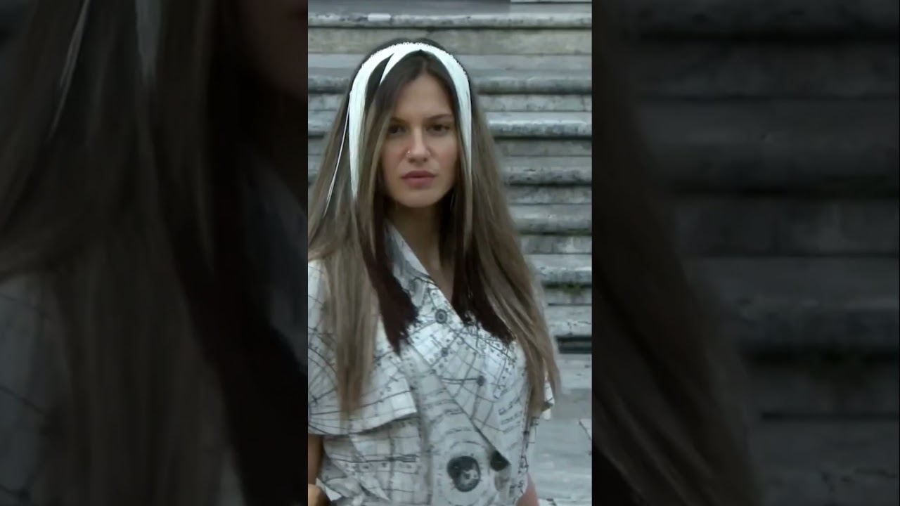 TWIAD #fashion #moda #sfilata #italianfashion #model #livelooping #folk #elettrofolk