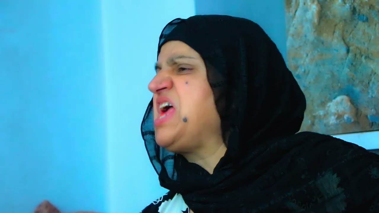 مکر خاله صابره در در نقش خشو همرای عروس اش😜😭