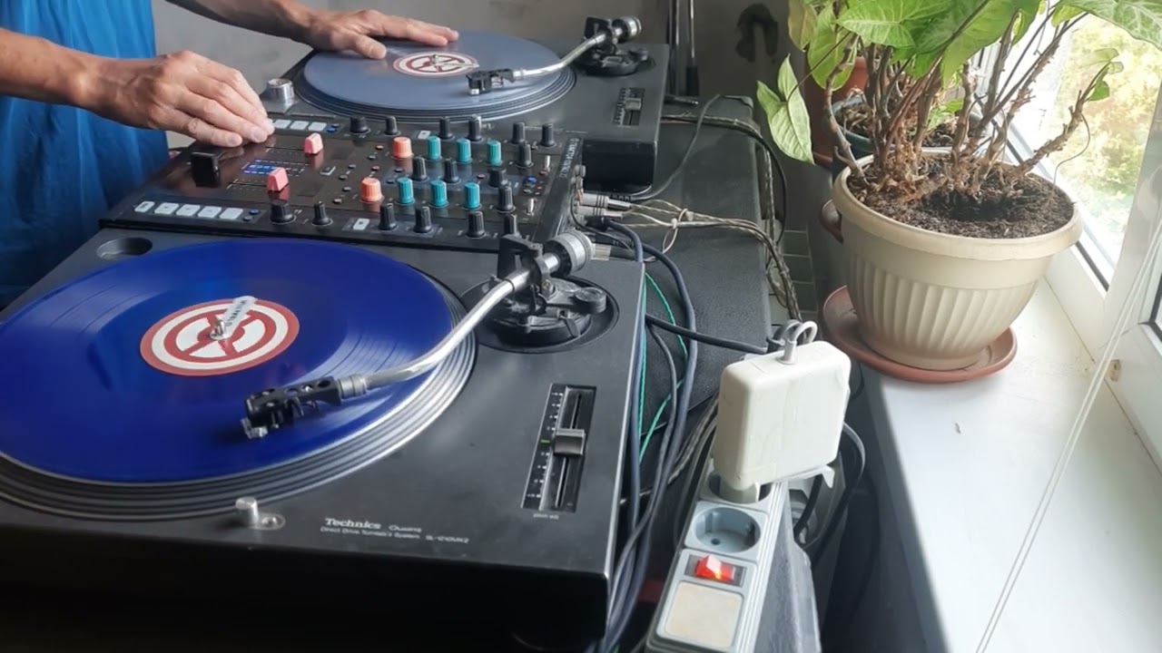 US Breaks and Beats 32 (Magic Disco Machine - Scratchin')