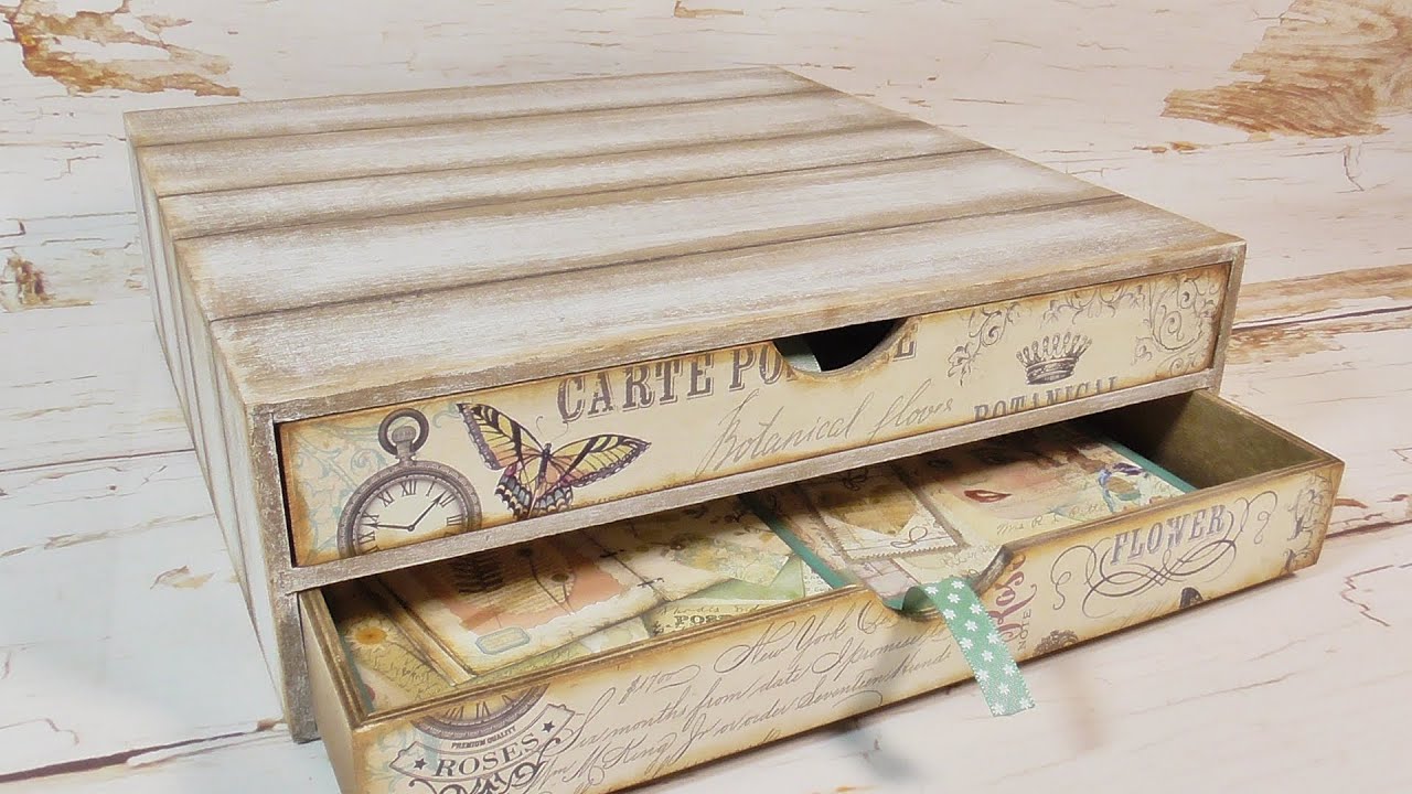 Cajonera de madera envejecida y decorada con decoupage