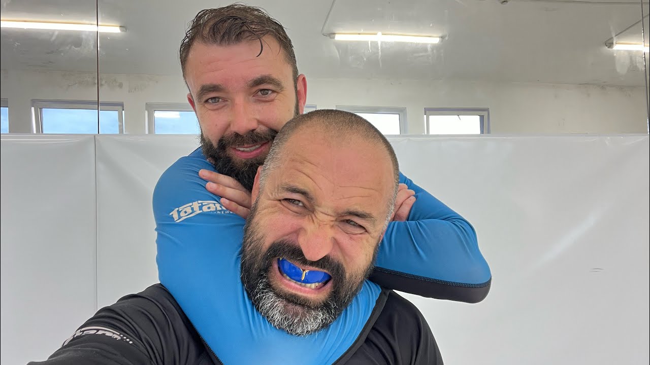 AM LUPTAT 10 MINUTE CU O CENTURA MARO IN BJJ!