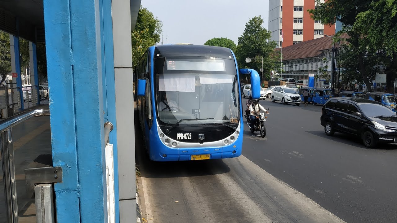 VLOG #21: Naik Bus TransJakarta Zhong Tong LCK6180GC CNG Articulated Milik PPD (Part 1)