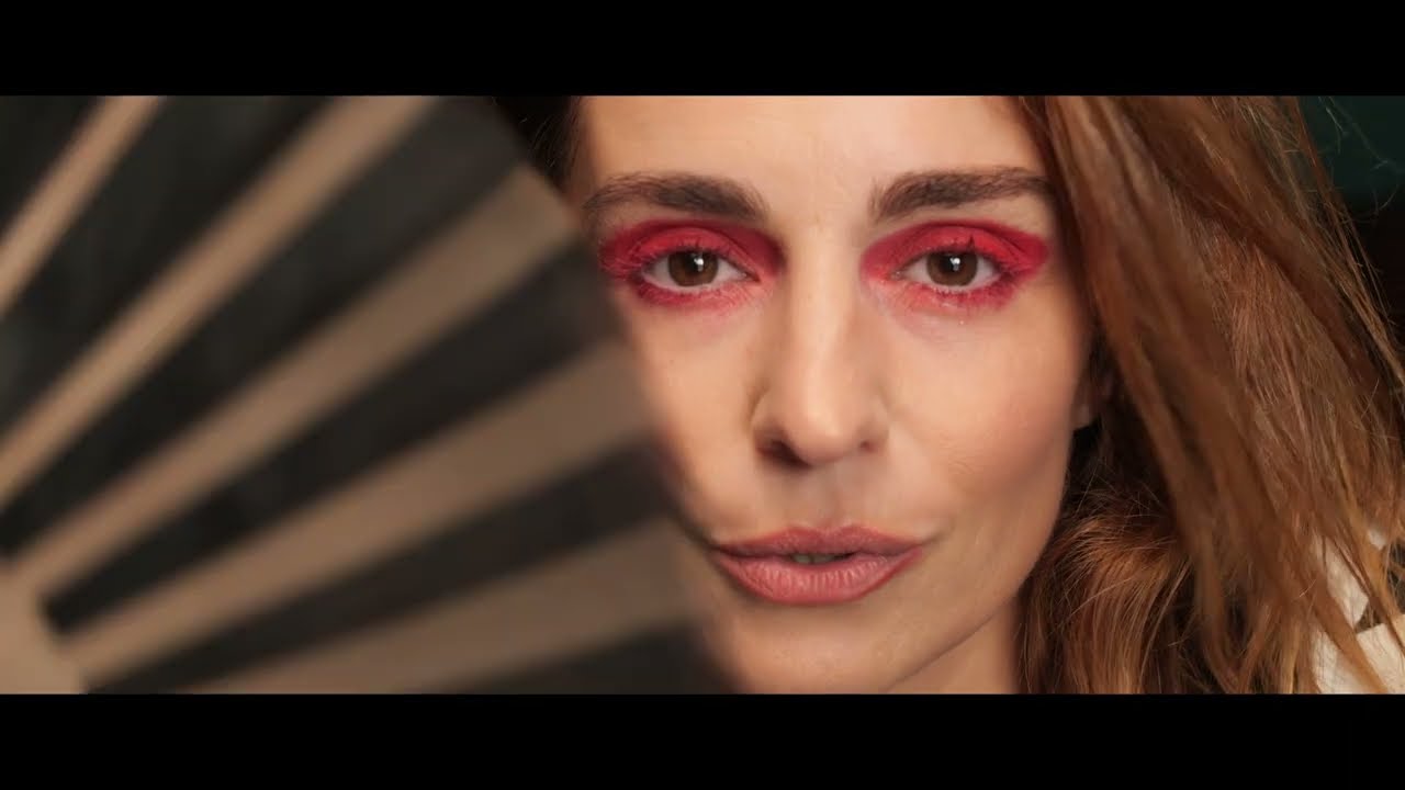 Renato Júnior - De Amor Nada Mais Resta Que Um Outubro - feat. Rita Redshoes ( Official Video)
