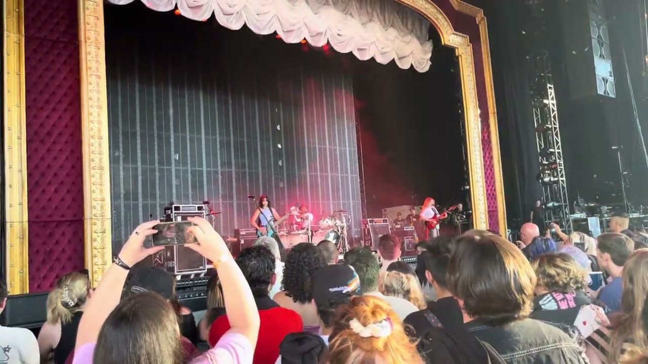 The Warning  - Satisfied - Concord Ca 5/10/25  Opening for Halsey