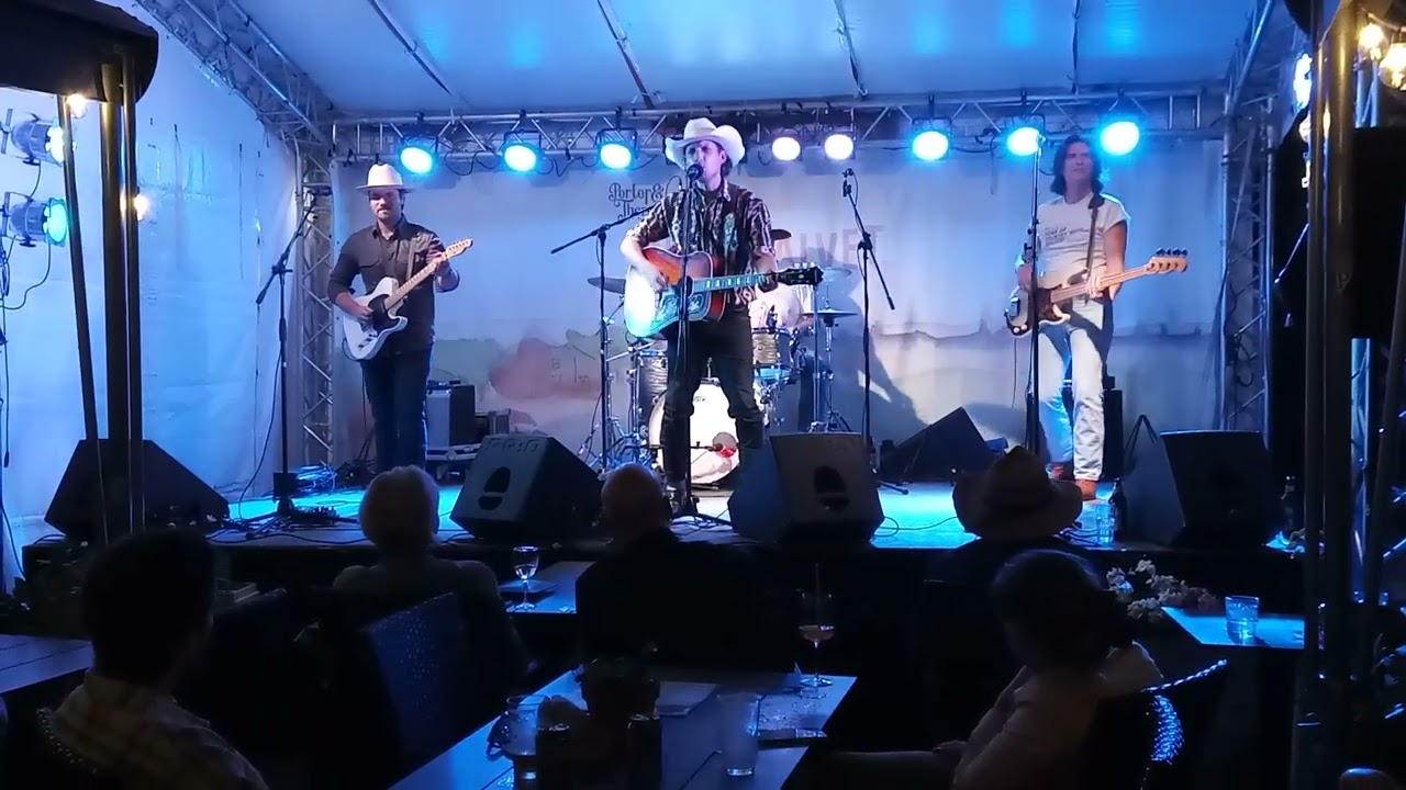 WARD HAYDEN & THE OUTLIERS 