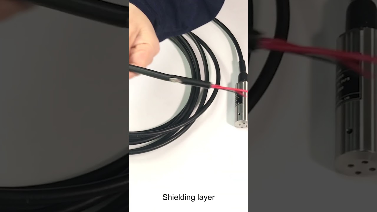 Submersible water level transmitter