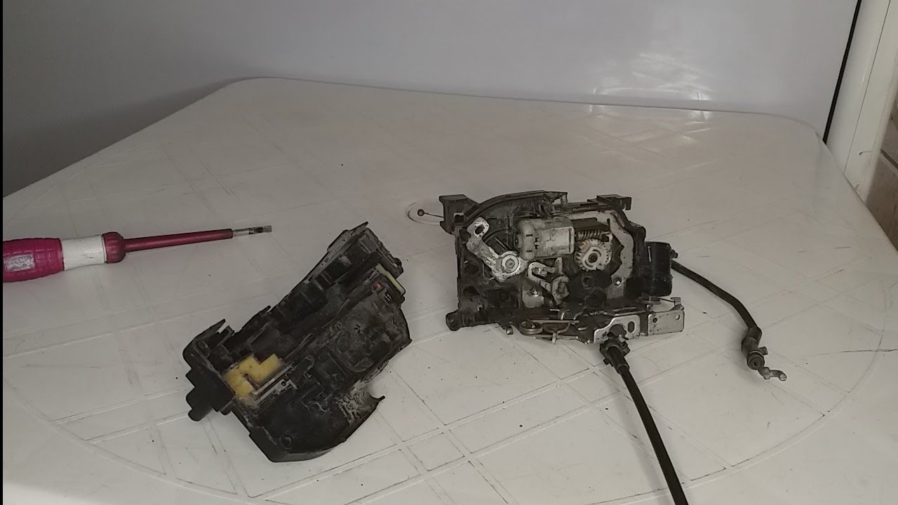 Reparer une serrure de la porte de la CLIO 4