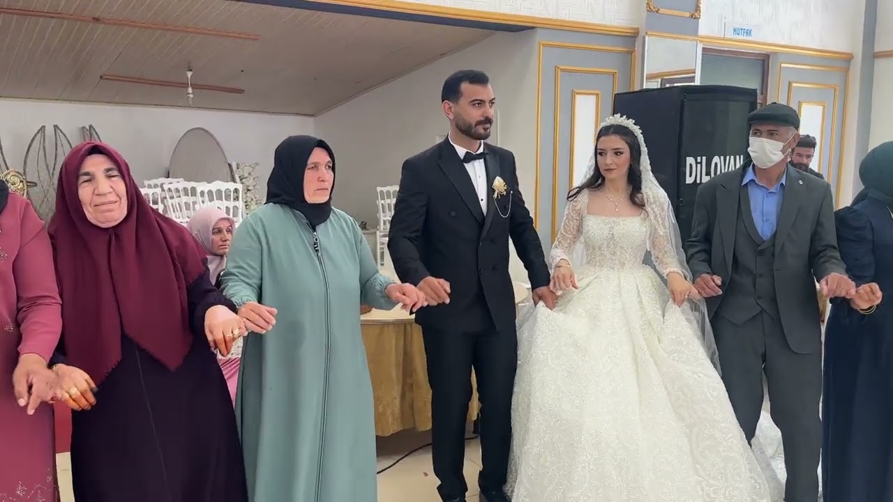 Adem ile Zeynep çiftinin düğün töreni Kağızman Doğan Ailesi 