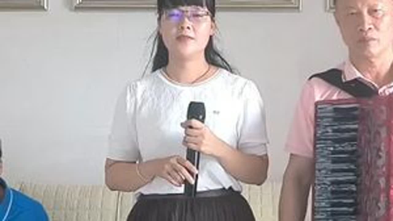 吻和泪。主唱萧景月，伴奏刘润贤，谢忠源