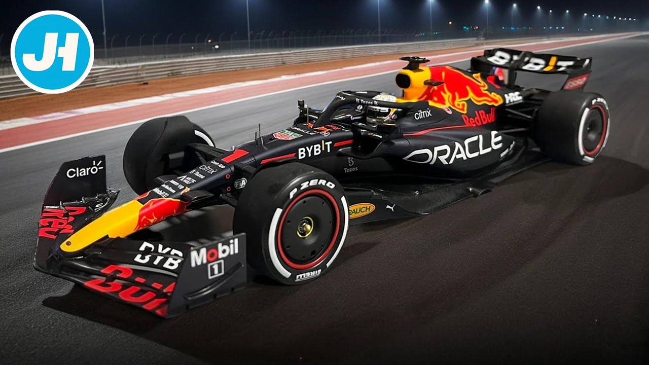 Red Bull RB18 MAX VERSTAPPEN in 1/18 scale!