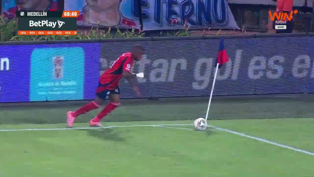 🔴🔵 ¡Golazo de Enzo Larrosa! ¡Gol de Medellín contra Tolima para igualar el juego! #LALIGAxWIN