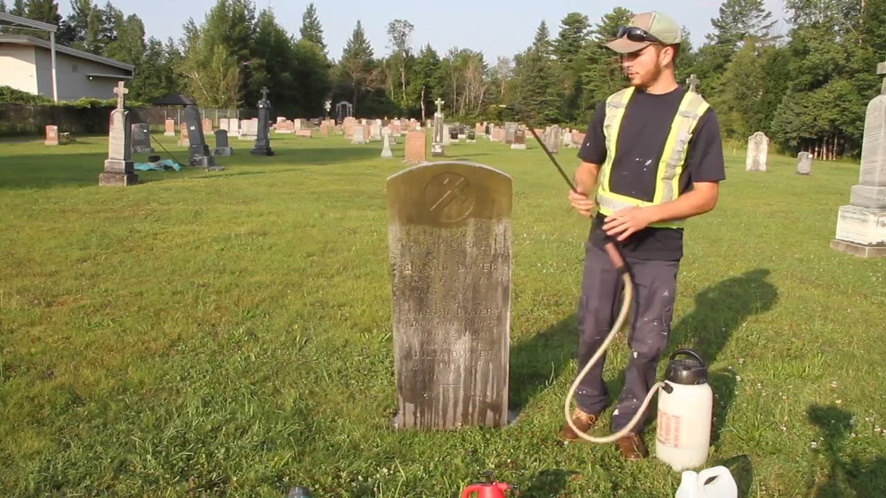 How To Clean Headstones / Comment nettoyer une vielle pierre tombale