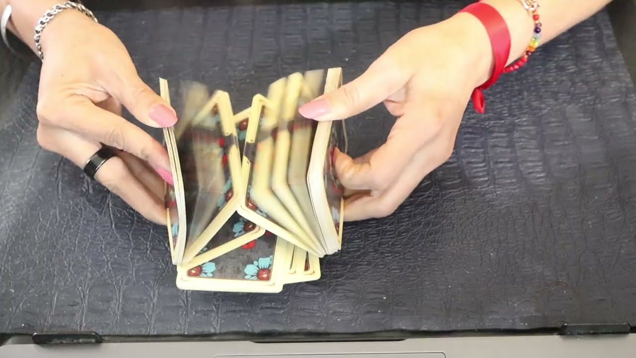 Su Apego al dinero, obsesión basada en la creencia falsa de que el dinero da seg. total y felicidad