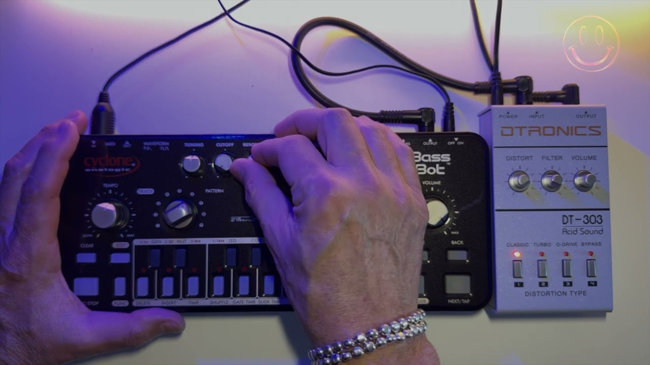 TT-303 Bass Bot Cyclone with DTRONICS DT-303
