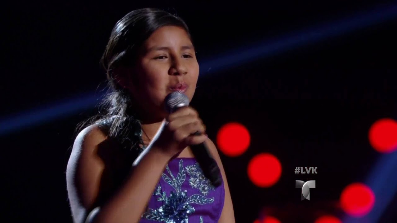 Dulce enciende el escenario con ‘Luz de Luna’ | Audiciones | La Voz Kids 2016