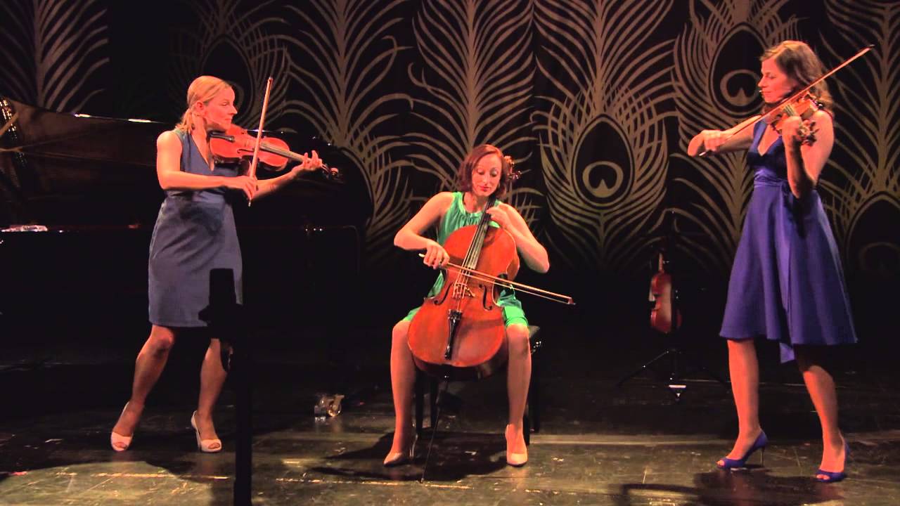Salut Salon – Africa from Carnival Fantasy (official video)