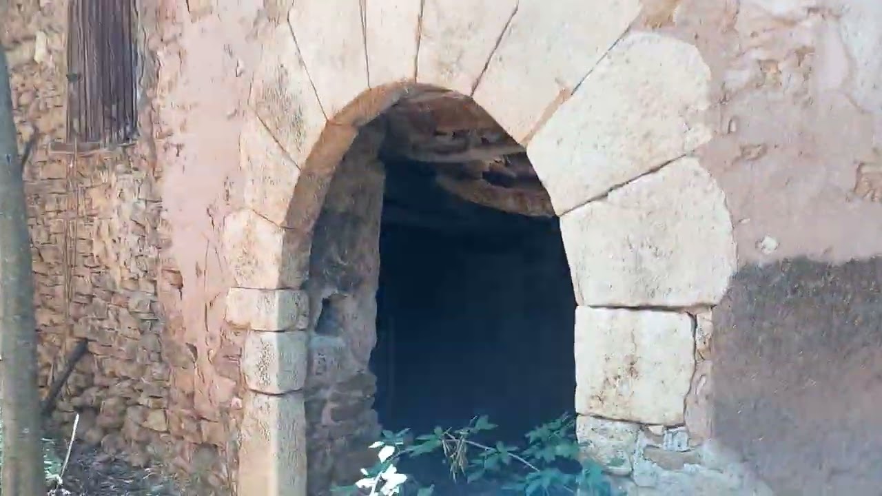 UN PASEO POR EL DESPOBLADO DE L´ESTALL (AGOSTO DE 2025)