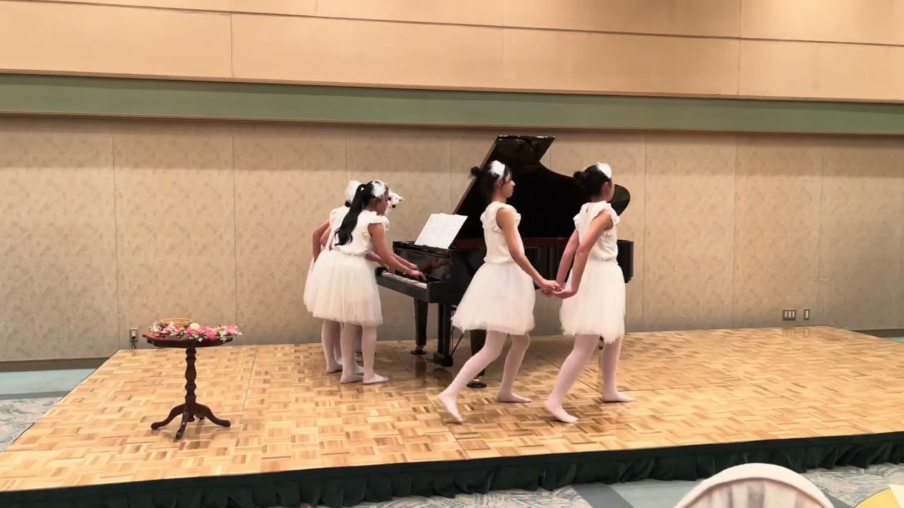 クリスマス会・リレー連弾『バレエdeリレー』