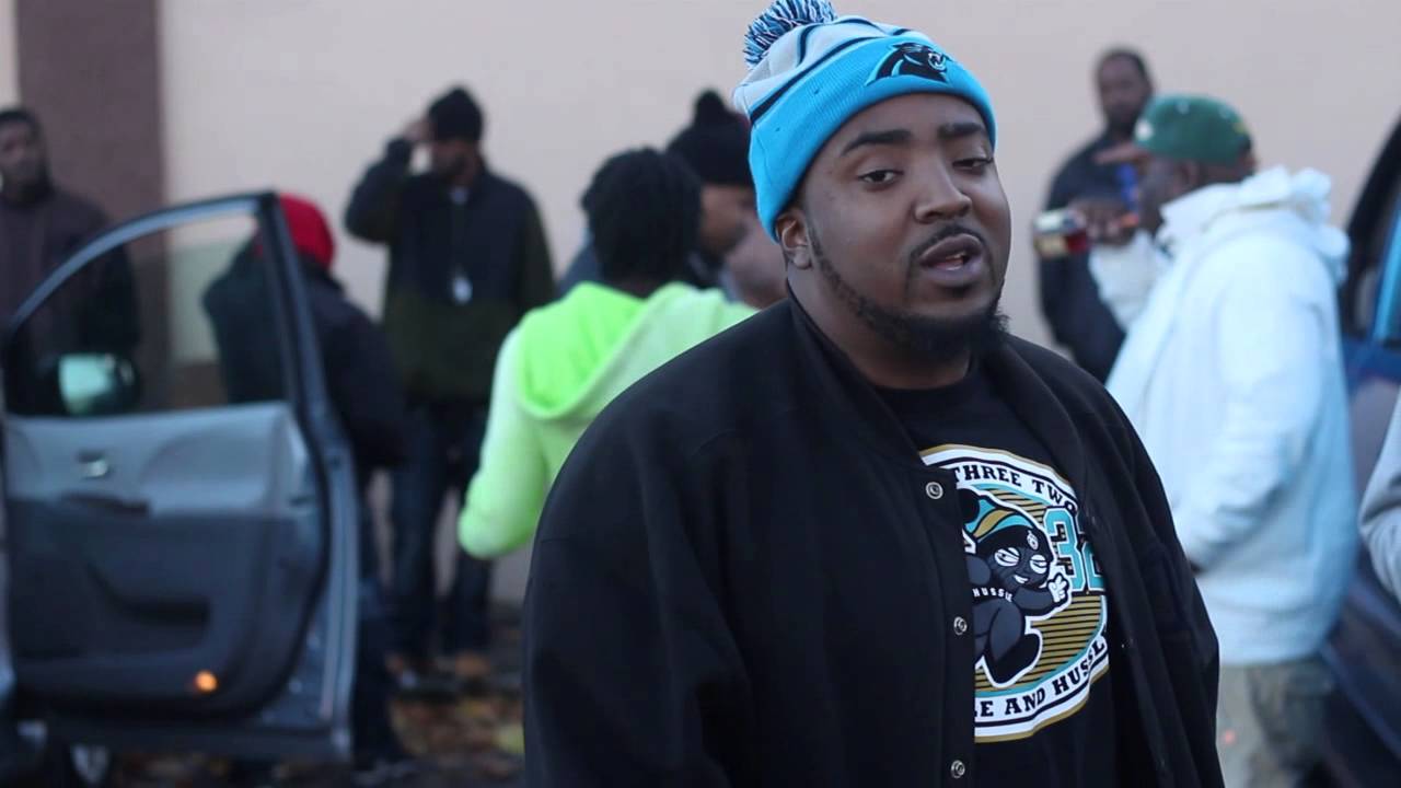 Teezy ***OFFICIAL MUSIC VIDEO*** Momma Pray For Me