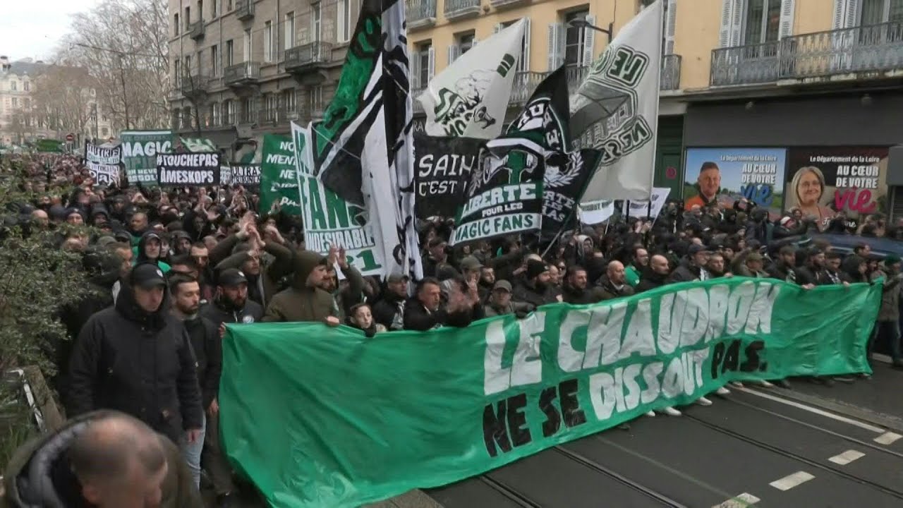 Groupes d'ultras menacés: des centaines de manifestants à Saint-Étienne | AFP Images