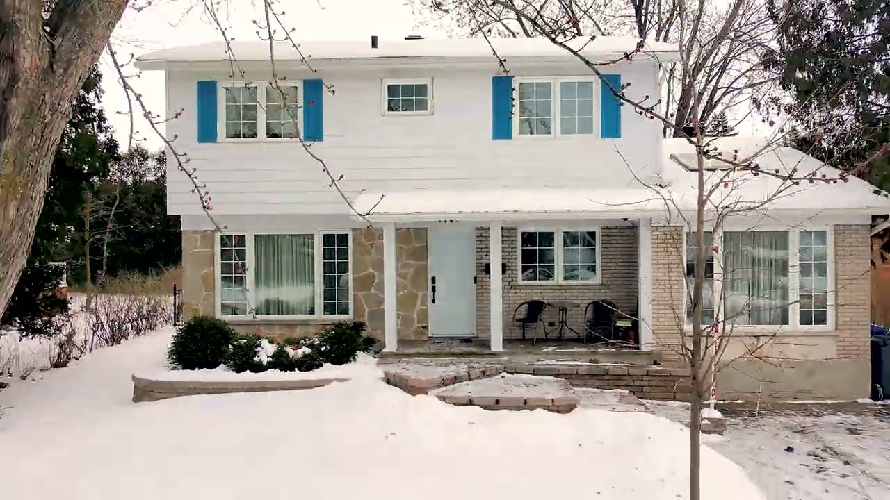 Grande maison à vendre à Brossard – Près du Quartier DIX30