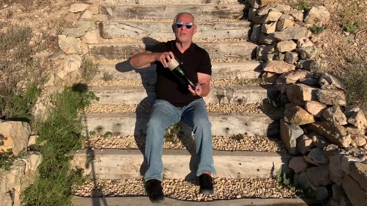 Marek Kondrat o winnych bąbelkach