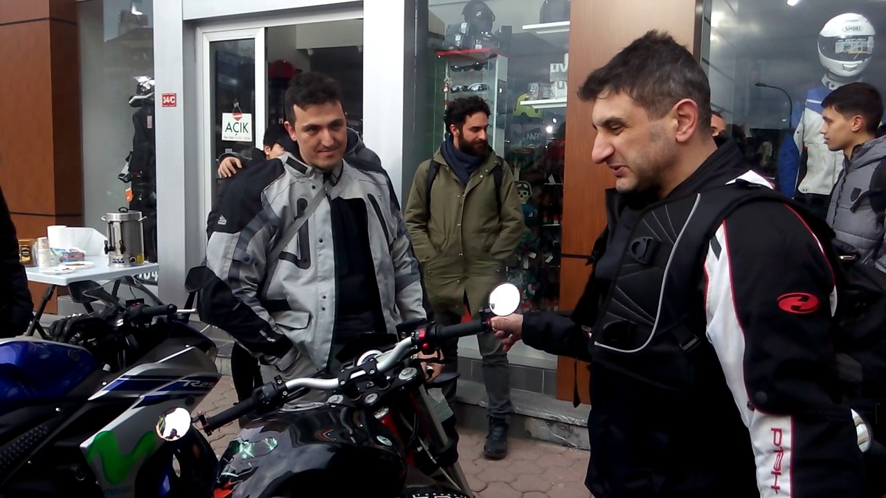 Altın piston-Altın elbiseli adam Motomax güzel sohbet.