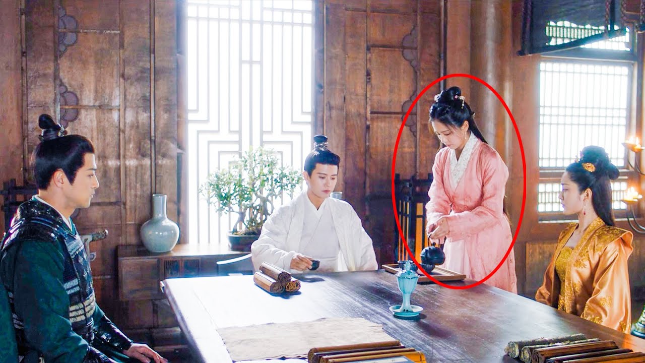 囂張公主看不上這個端茶倒水的卑微婢女，不料她竟是南辰王妃，一個舉動嚇得她臉色蒼白！#周生如故 #任嘉倫  💖#白鹿