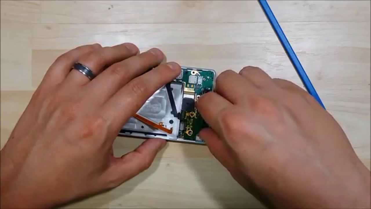 Nokia Lumia Icon 929 930 Disassembly - battery -camera - display screen assembly replacement part-3