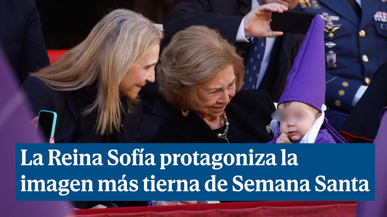 La Reina Sof&iacute;a y un peque&ntilde;o nazareno: la imagen m&aacute;s tierna de esta Semana Santa