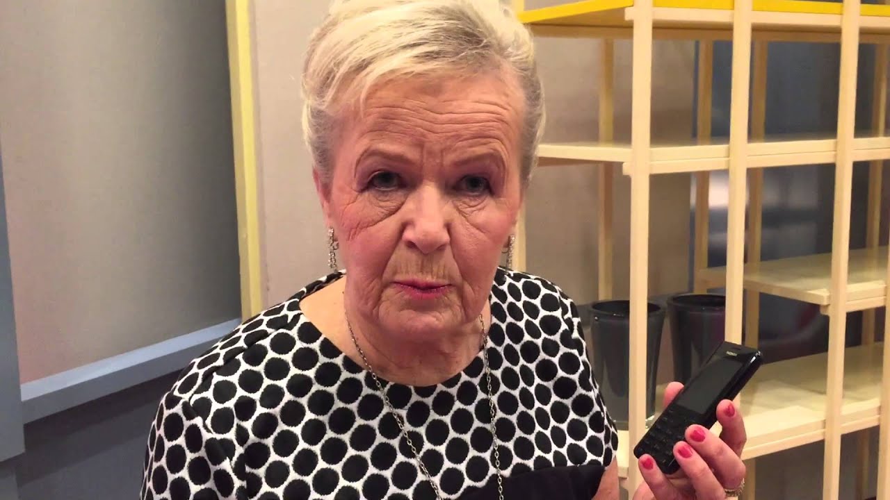 Digitalije 131 - Angelca Likovič in telefonski bonton