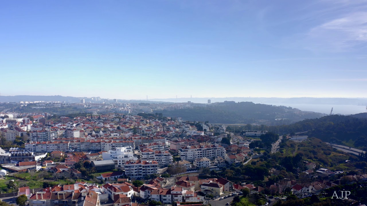 Vista Aérea da localidade de Queijas e zona envolvente (concelho de Oeiras)