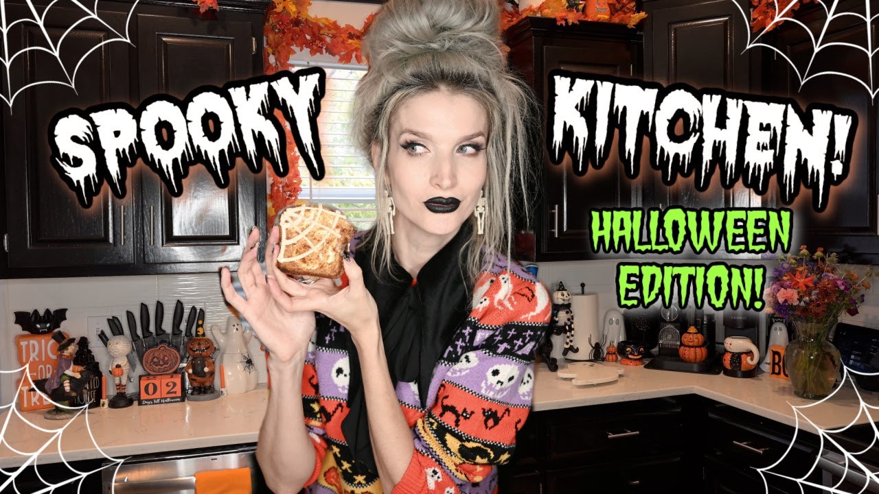 SPOOKY KITCHEN!!! 🎃 A Halloween Breakfast!