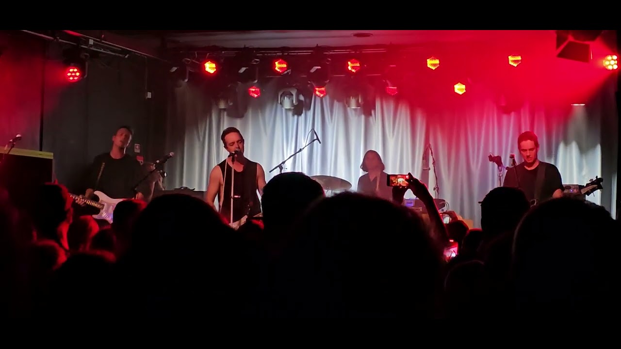 Glasvegas @ Vega, Cph. 4.10.2023 - Daddy's Gone