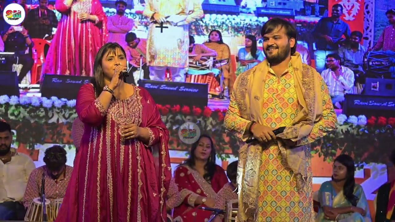 तुतला भवानी महोत्सव में अरविंद अकेला कल्लू ने अनुपमा यादव को टी 20 वाल्ड कप खेला दिए Kallu Anupama 