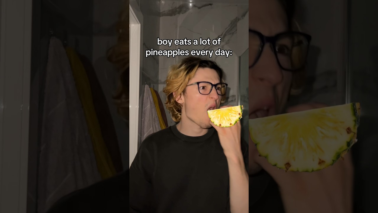 Pineapple Eating🍍
