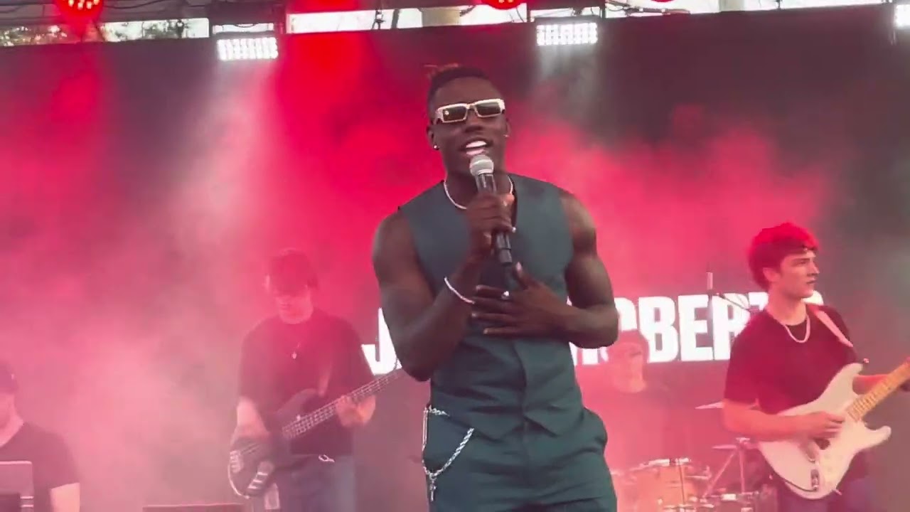 Jamal Roberts covering Tennessee Whiskey by Chris Stapleton