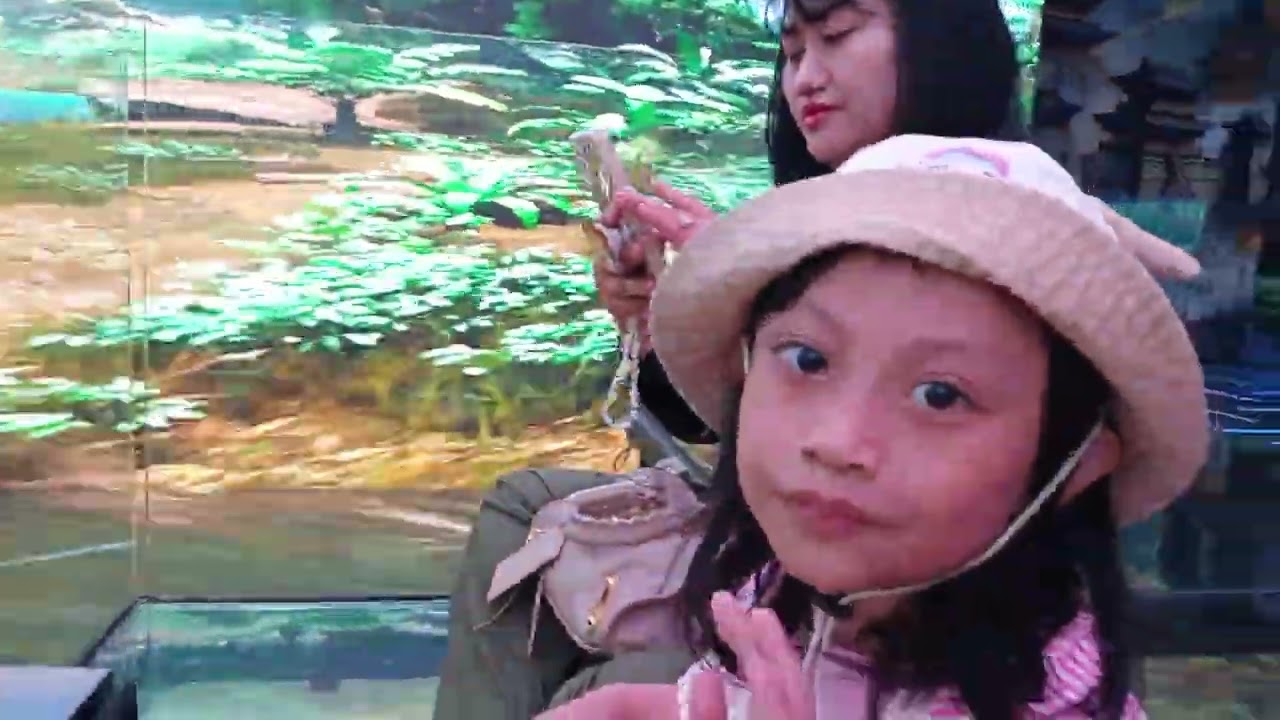 Nonton Metaverse Glass Theater 