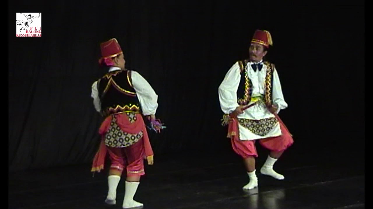 Tari Badui Putra Kembaran