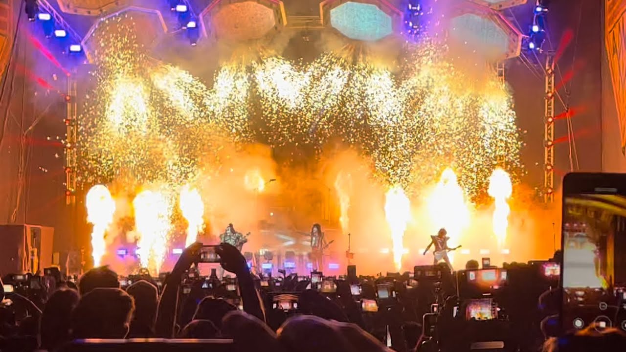 Kiss - Intro + Detroit Rock City + Shout It Out Loud - LIVE (Lima, Perú) May 4, 2022 -4K 1080p 60fps
